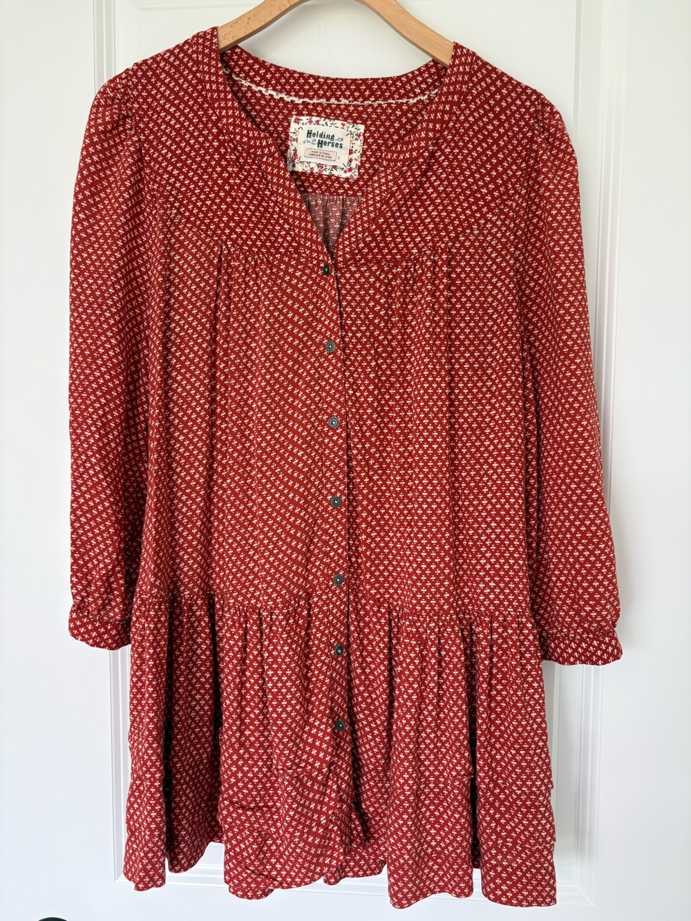 Holding Horses Anthropologie red geometric print button front Tunic size S